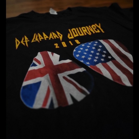 RARE Def Leppard and Journey 2018 Concert Tour Band T-shirt - Picture 2 of 5